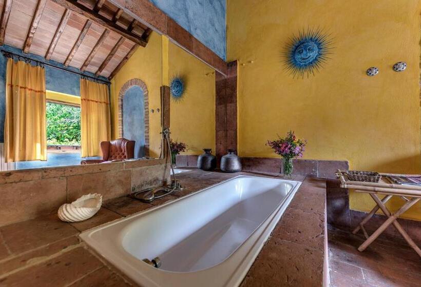 Вилла 4 Спальни, La Palazzina