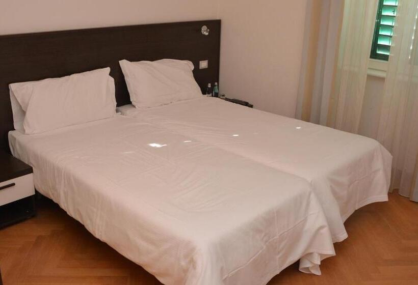 Четырехместный Номер Стандарт, Garnì Villa Waiz