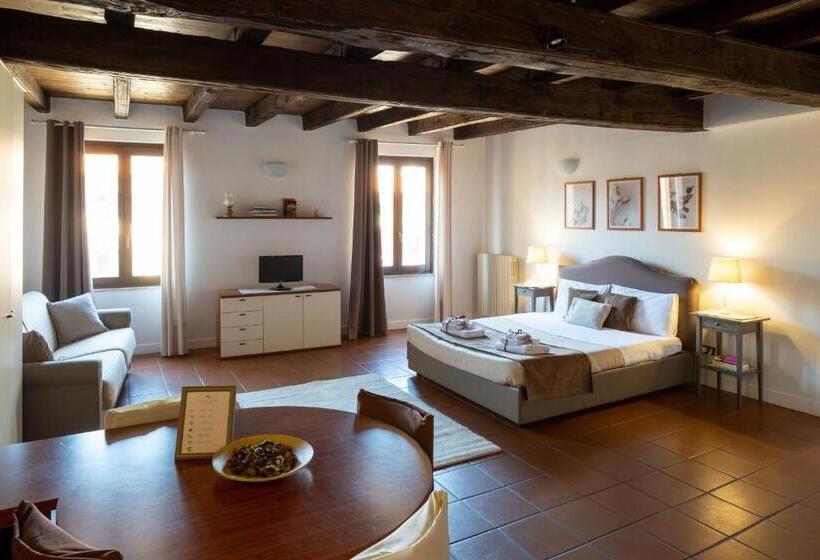 수피리어 스튜디오, Residence Ferraud