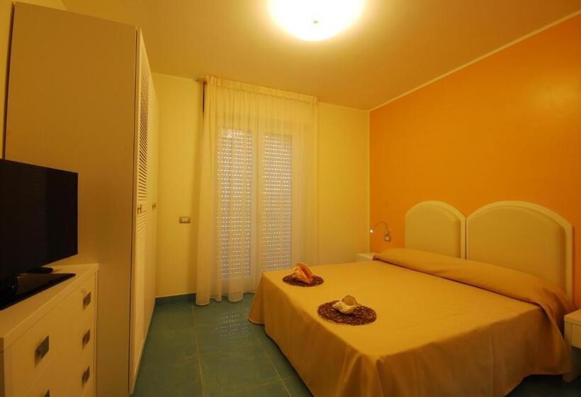 Standard Triple Room with Terrace, Residence Abruzzo Resort