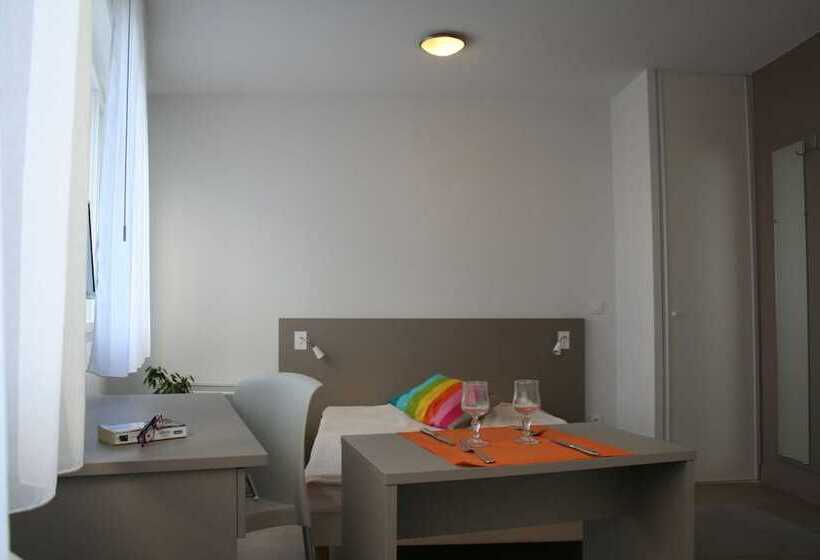 Escritório Estándar, Montempô Apparthôtel Marseille Centre Euromed
