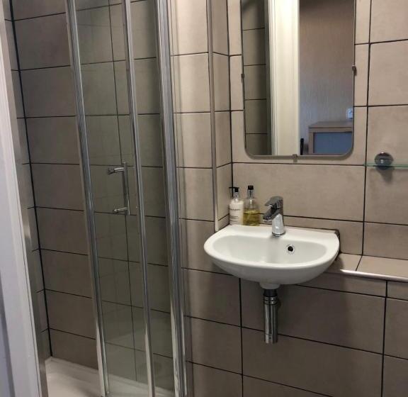 اتاق استاندارد, Adelphi Guest House