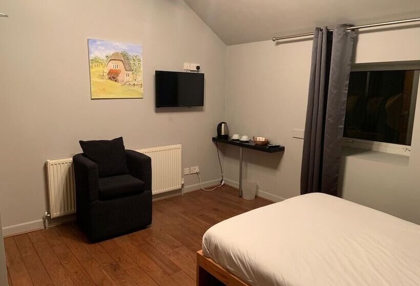 Номер Стандарт, Halfway House