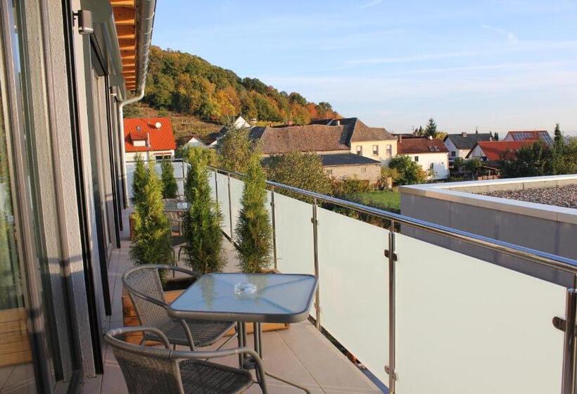 Quarto Estandar com Sacada, Gästehaus Rebenhof