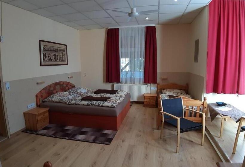 اتاق خانوادگی, Pension Lehmann