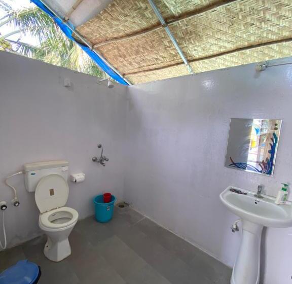 스탠다드 트리플 발코니 룸, Omkar Beach Bungalow