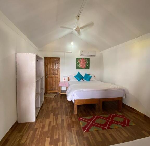 스탠다드 트리플 발코니 룸, Omkar Beach Bungalow