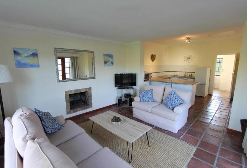 کابین, Acara Guesthouse & Cottages