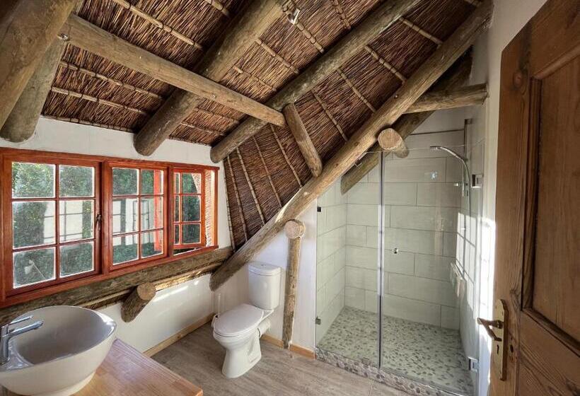 اتاق لوکس با تخت بزرگ, Acara Guesthouse & Cottages