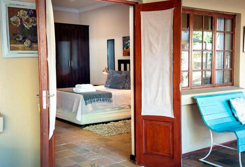 스탠다드 룸, Four Seasons Guesthouses