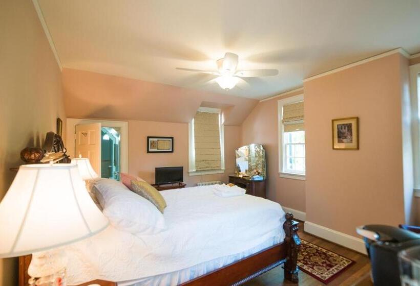 Люкс, Chilton House Suites