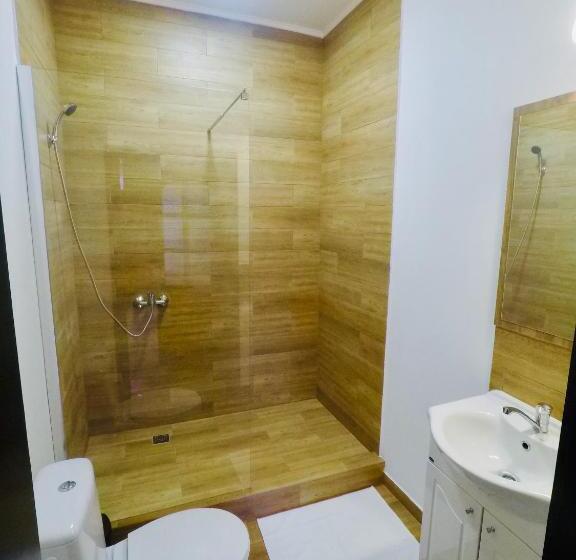 اتاق لوکس, Cristi S Rooms   Pensiune