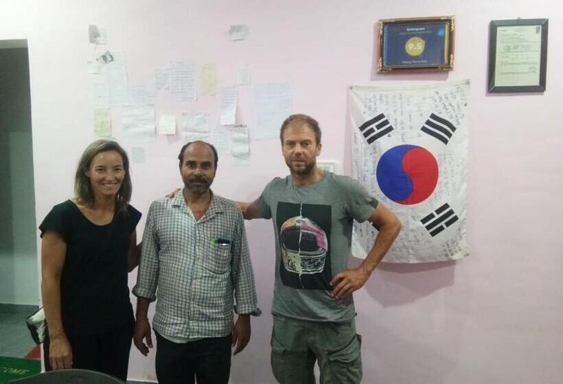 تختخواب در اتاق مشترک, Happy Homestay