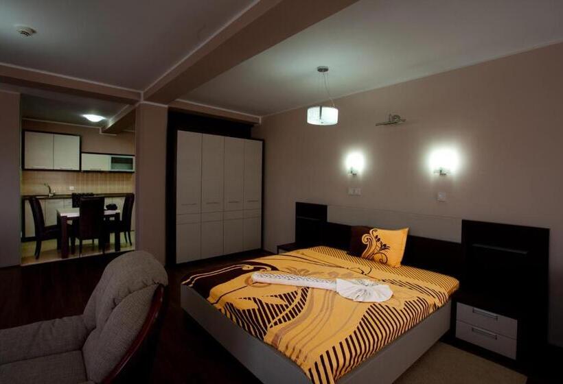 اتاق لوکس سه تخته, Guesthouse Vitez