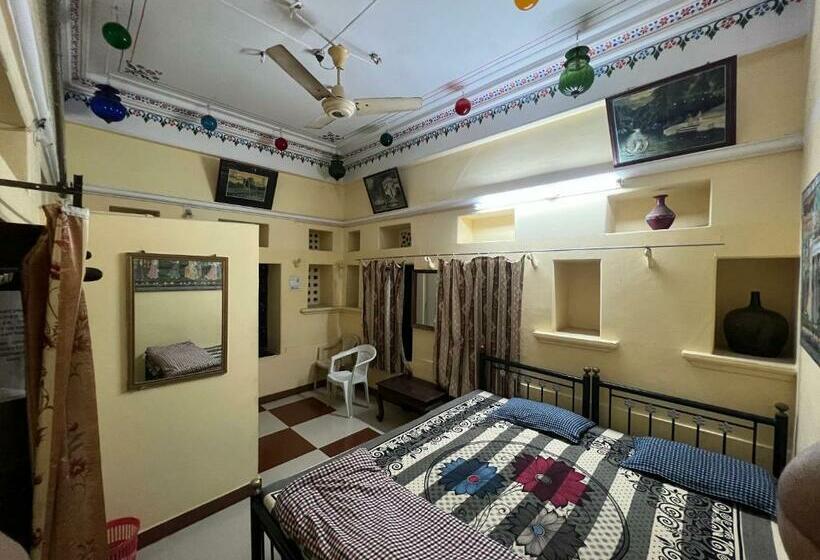 Quarto Estandar, Nukkad Guest House
