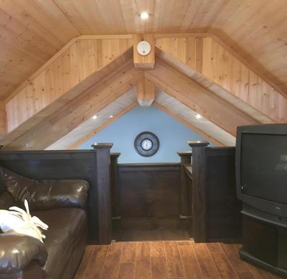 Family Suite, The Deer Lake Loft