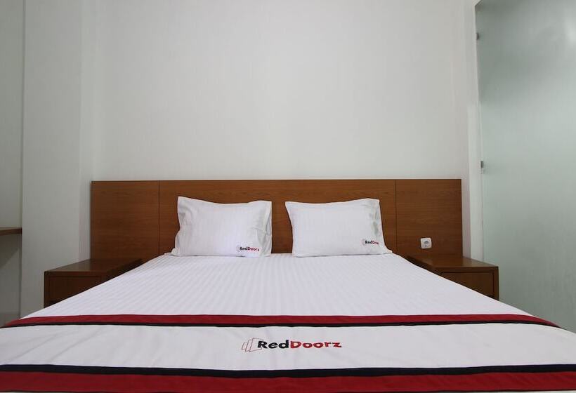 Номер Economy, Reddoorz @ Turangga Sari