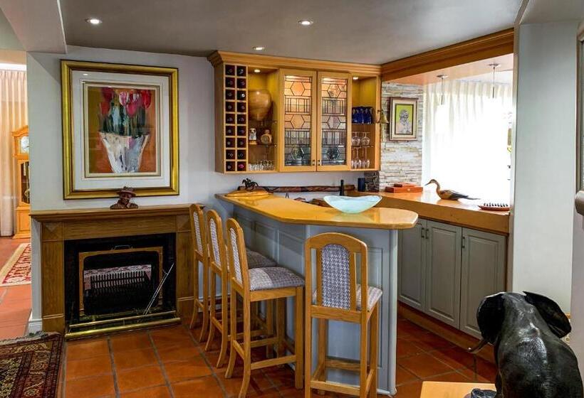 Дом 3 Спальни, Erinvale Garden Cottage