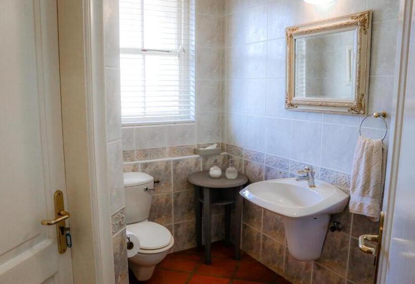 Дом 3 Спальни, Erinvale Garden Cottage