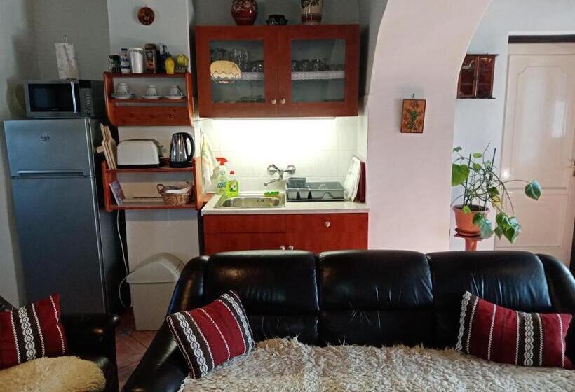 Quarto Triplo Estandar, Véndektanya Vendégház