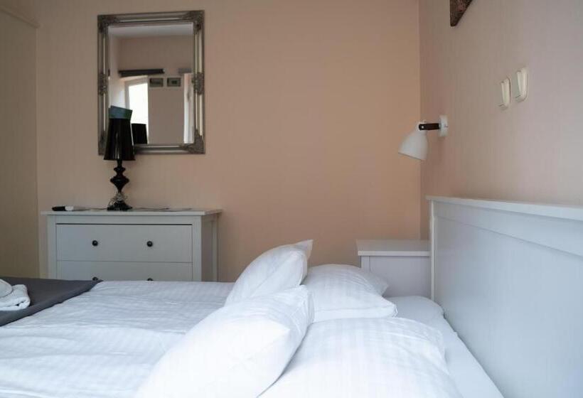 اتاق استاندارد, Accomo Apartmanház