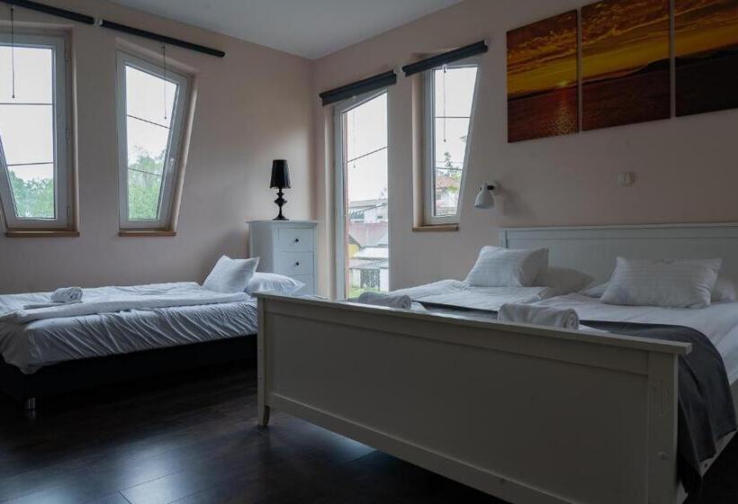 اتاق استاندارد سه نفره, Accomo Apartmanház