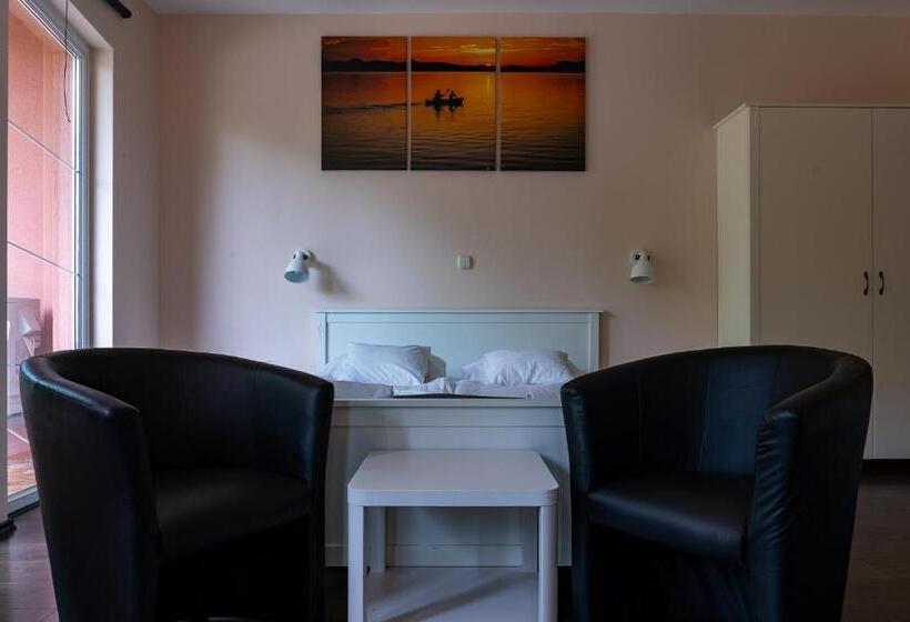 آپارتمان 1 خوابه, Accomo Apartmanház