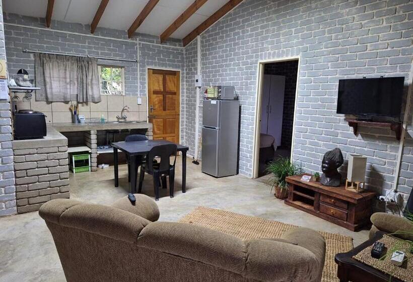 بنگله خانوادگی, Numbi Hills Self Catering
