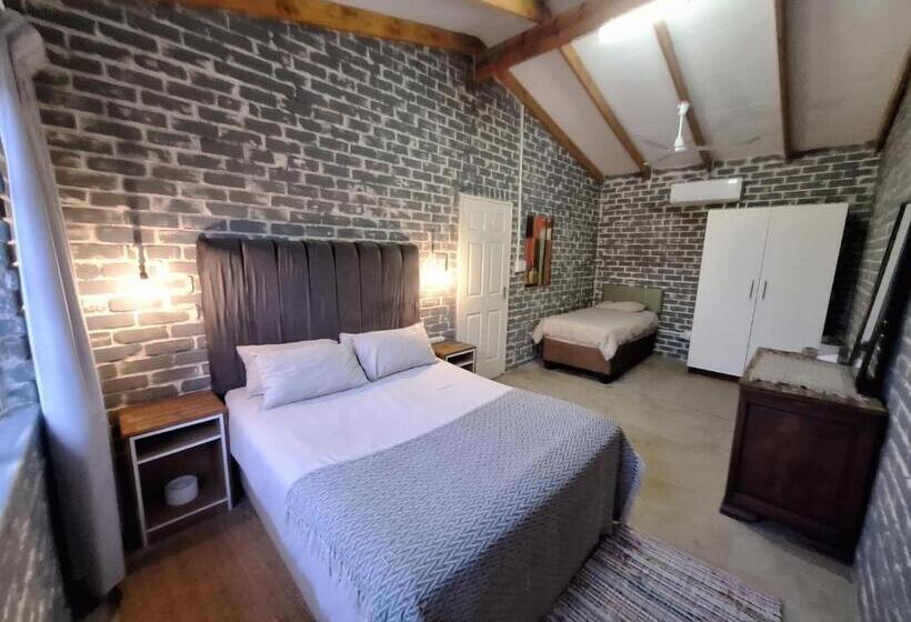 بنگله خانوادگی, Numbi Hills Self Catering