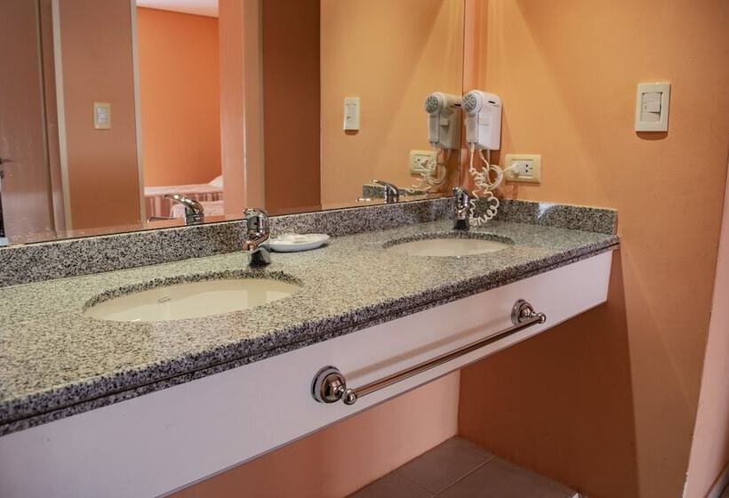 Апартаменты 2 Спальни, Los Robles Apart