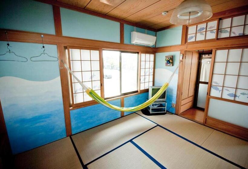 Трехместный Номер Стандарт с Балконом, Katsuo Guest House