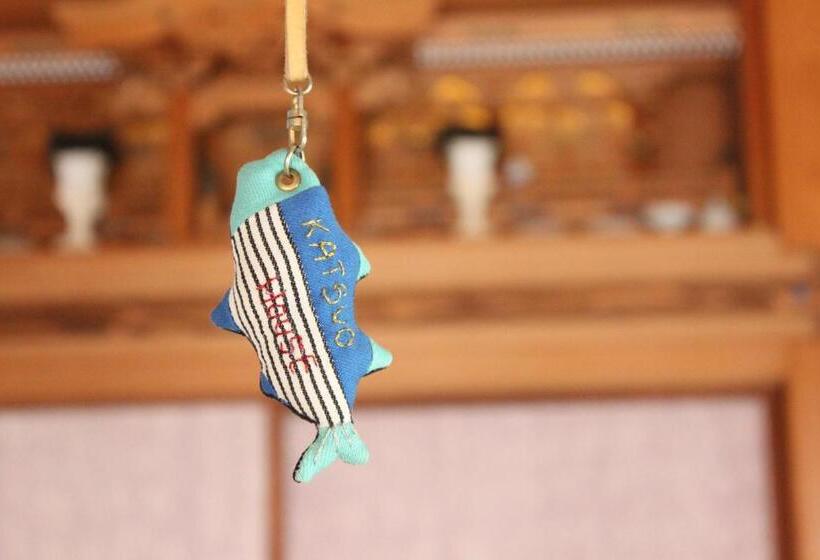 Трехместный Номер Стандарт с Балконом, Katsuo Guest House