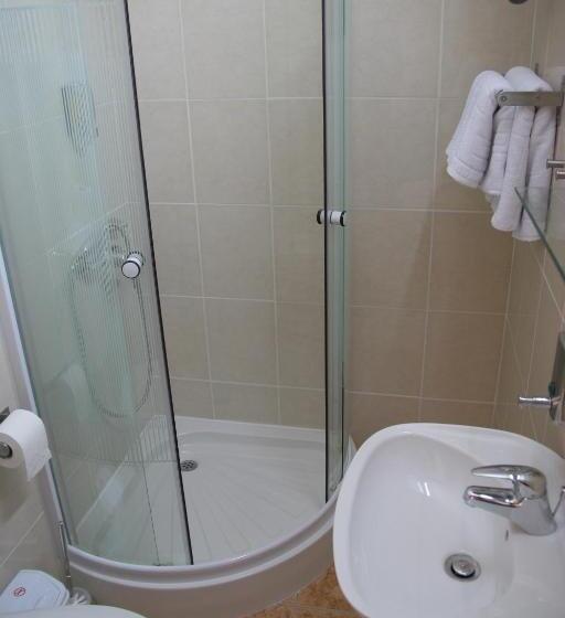 اتاق استاندارد سه نفره, Konak Požarevac