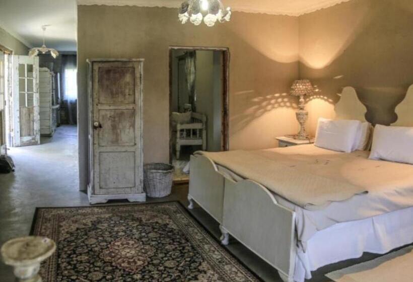 Номер Deluxe, The Green Acorn Guest House