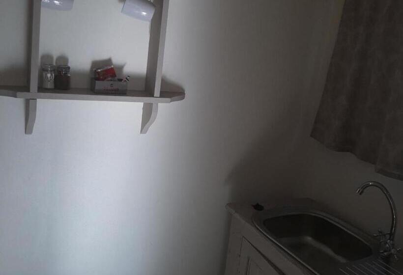 Дом 1 Спальня, The Green Acorn Guest House