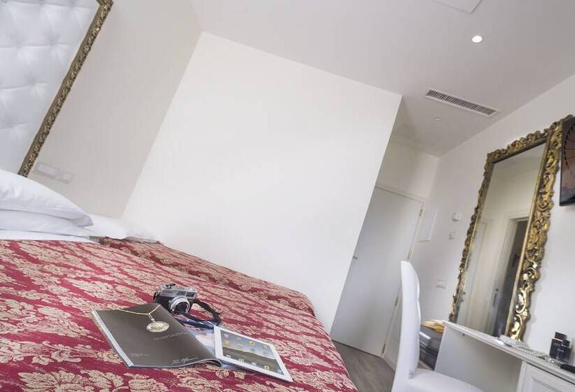 Quarto Triplo Superior, Lido