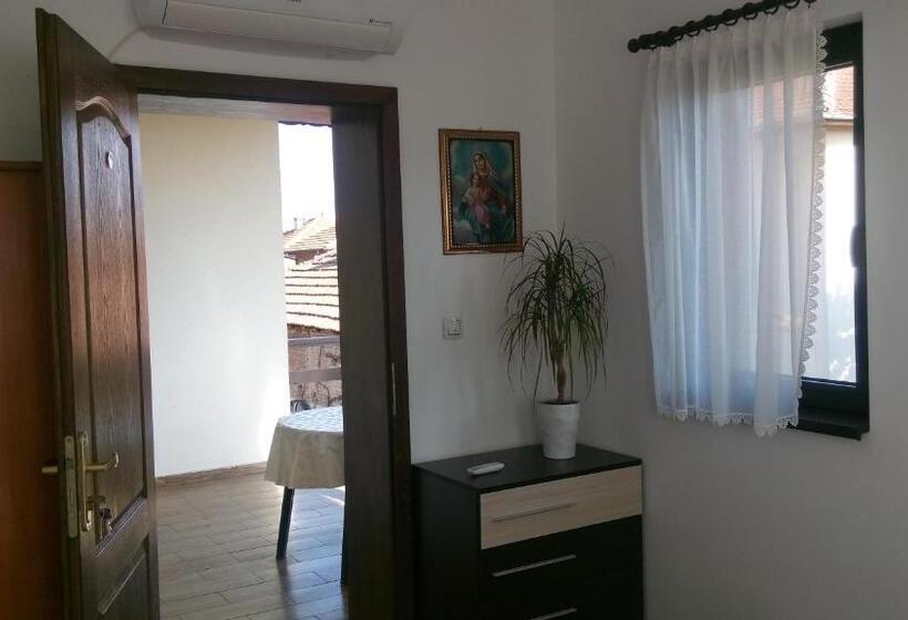 חדר דחוקס עם מיטת קינג, Bobekova Kashta