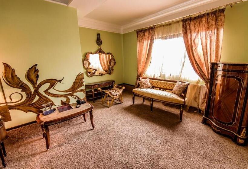 Номер Deluxe, Pensiunea Paradis