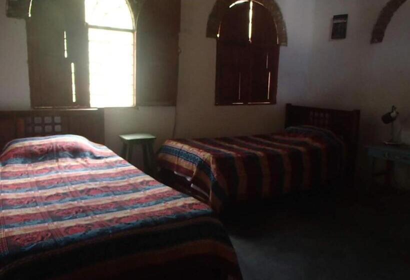 Номер Стандарт, El Garaje Hostal