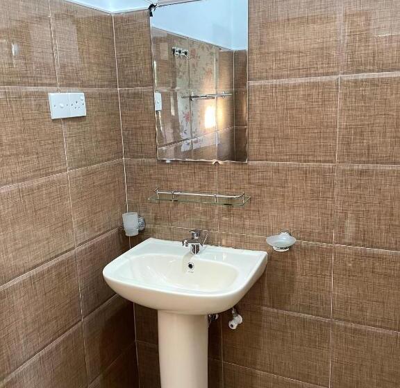 Номер Стандарт Вид на Бассейн, Shan Star Weligama
