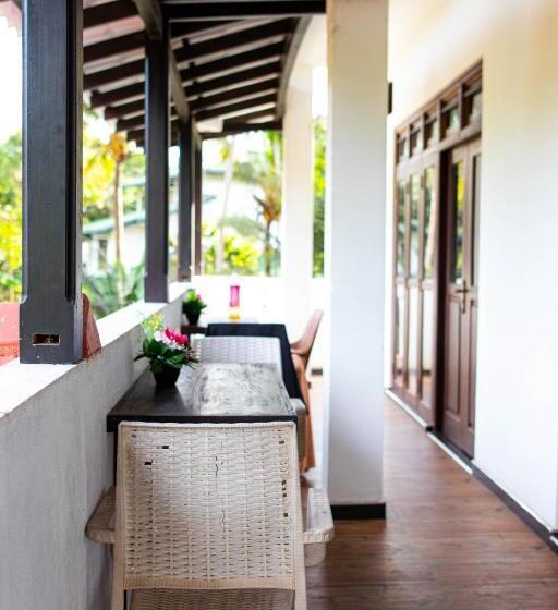 Номер Стандарт Вид на Бассейн, Shan Star Weligama