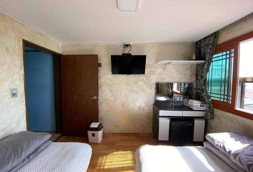 اتاق استاندارد سه نفره, Gudeok Guesthouse