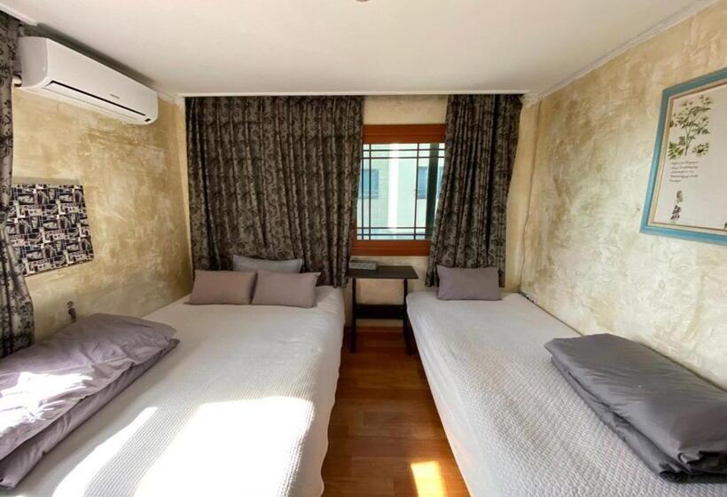 اتاق استاندارد سه نفره, Gudeok Guesthouse