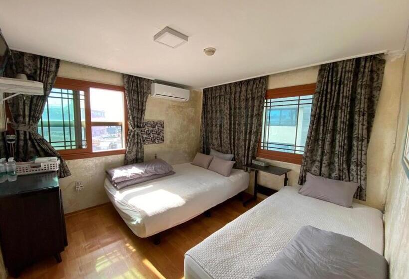 اتاق استاندارد سه نفره, Gudeok Guesthouse