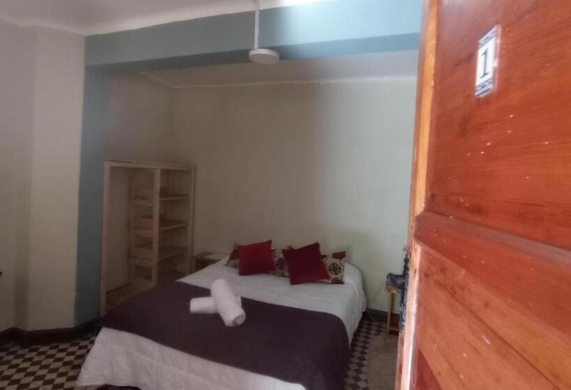 חדר אקונומי, Hostal Los Peñones