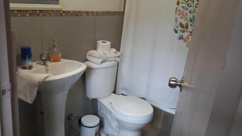 חדר סטנדרט לשלושה, Hostal Los Peñones