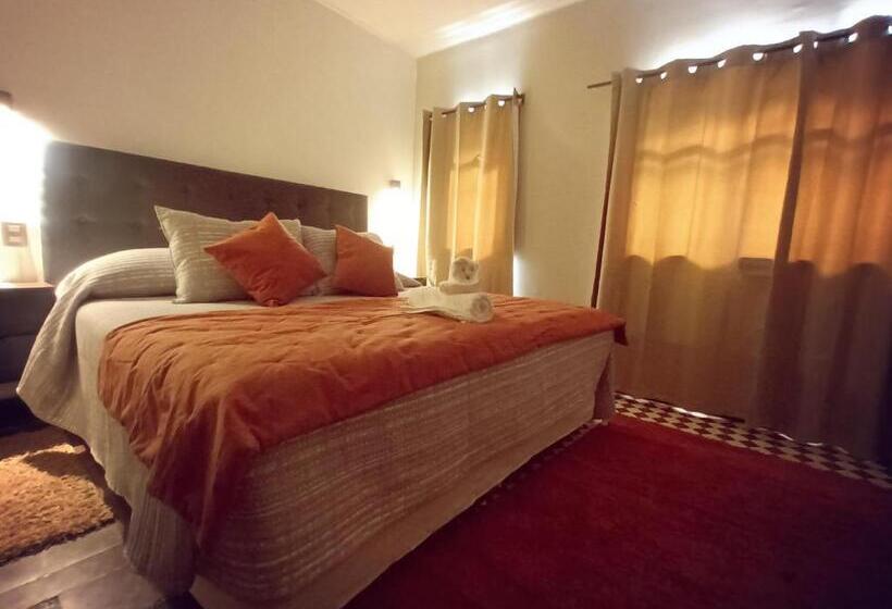 Номер Стандарт, Hostal Los Peñones
