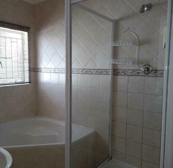 Quarto Triplo Estandar, Gastehuis 17