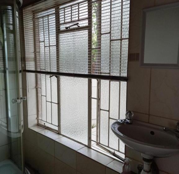 Quarto Estandar, Gastehuis 17