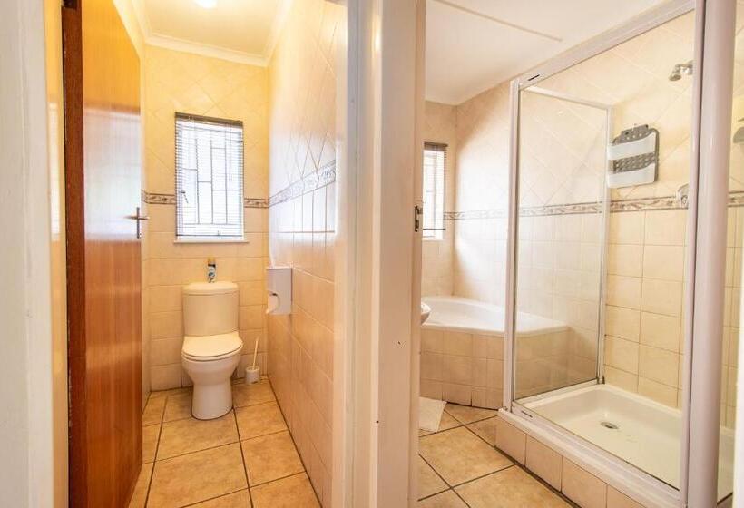 Quarto Triplo Estandar, Gastehuis 17